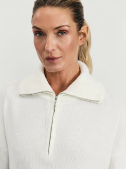 Джемпер на молнии с отложным воротником / Zarina