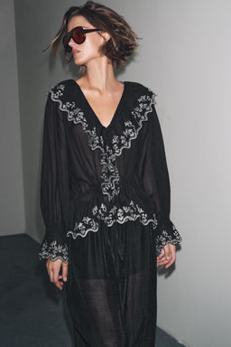 ZW COLLECTION EMBROIDERED RUFFLE BLOUSE
