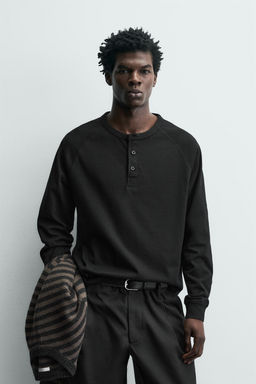 CAMISETA CUELLO PANADERO / Negro - Zara фото 2