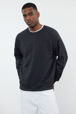 TRENDYOL MAN Siyah Regular Fit Ici Polar/S?cak Tutan Sweatshirt TMNAW23SW00190