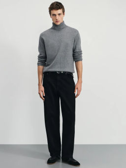 Свитер relax fit с высоким горлом / Zarina