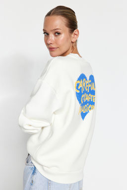 Ekru Kal?n Ici Polarl? Gogus ve S?rt Kabartma Bask?l? Oversize Orme Sweatshirt TWOAW24SW00226
