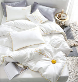 КПБ Mency Winni однотонный с вышивкой на резинке по кругу MENWOV019 Семейный