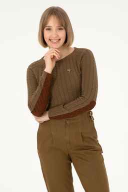 Женский базовый свитер цвета хаки с круглым вырезом Неожиданная скидка в корзине