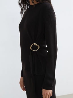 Bisiklet Yaka Metal Aplikeli Kad?n Triko Kazak