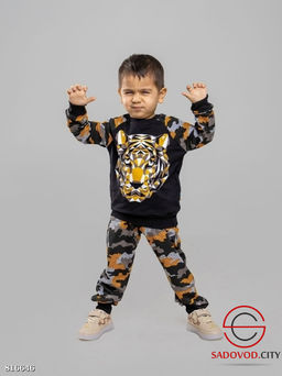 Костюм для мальчика с рисунком