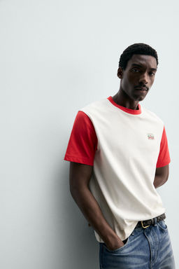 CAMISETA COLOR BLOCK PARCHE COMBINADO / Blanco roto