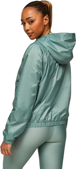 Ветровка женская