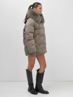 Куртка зимняя женская с мехом и капюшоном тренд коричневого цвета 7658K - Visdeer фото 13