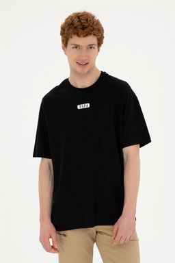 Мужская черная футболка Неожиданная скидка в корзине