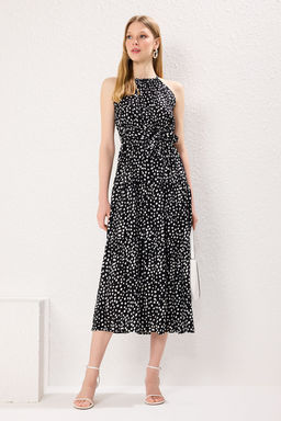 Siyah Kusakl? Shift Boyundan Baglamal? Halter Yaka Shally Maxi Dokuma Elbise TWOSS24EL00872