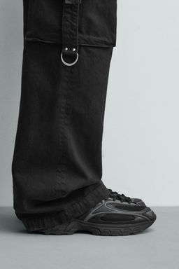 ZAPATILLA SUELA VOLUMEN / Negro