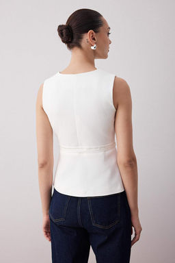 Beyaz Fitted Kemerli Anvelop Kapamal? Yelek TWOAW26YE00029