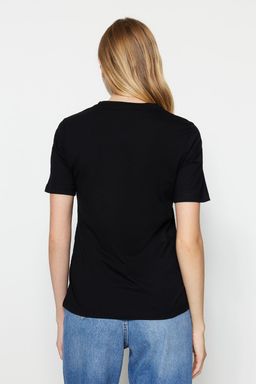 TRENDYOLMILLA Beyaz %100 Pamuk Regular/Normal Kal?p K?sa Kollu Basic Bisiklet Yaka Orme T-Shirt TWOSS23TS00000  фото 28