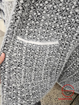 Жилетка на молнии с капюшон