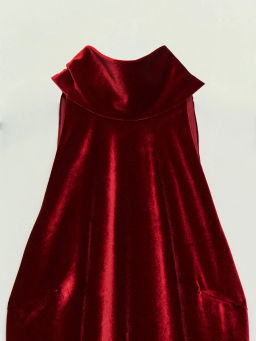 Платье из бархата с воротником халтер / Zarina