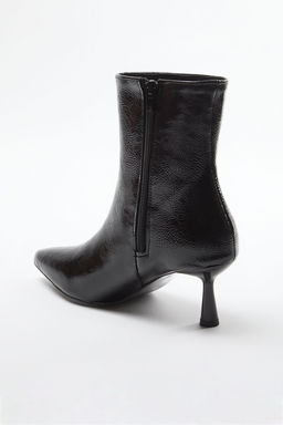 Trendyol Shoes Siyah Fermar Detayl? Sivri Burun Ince Topuklu Kad?n Bot TAKAW25BO00005 - Trendyolmilla фото 6