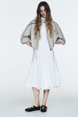 VESTIDO MID HALTER GODETS / Blanco