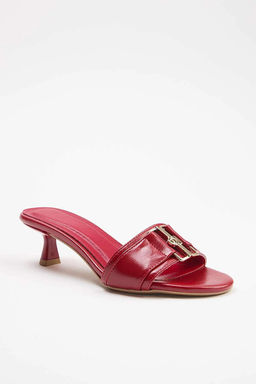 K?rm?z? Aksesuar Detayl? Kad?n Topuklu Terlik TAKSS26TO00063