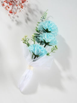 Букет из мыльных лепестков для ванны «Три гвоздики на подиуме», подарочный, голубой, 8×8×25 см