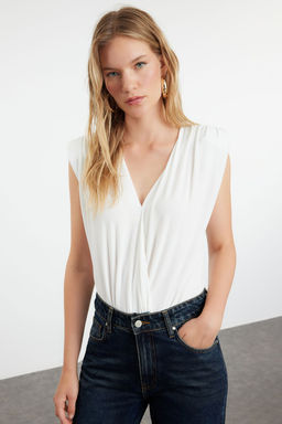 Beyaz Vatkal? Kruvaze Yaka Esnek C?tc?tl? Orme Orme Body TWOSS23BD00007