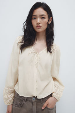 Blusa con detalles de encaje - H&m фото 3
