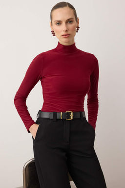 Bordo Fitted/Vucuda Oturan Uzun Kollu Dik Yaka Fitilli Esnek Orme Bluz TWOAW25BZ00078