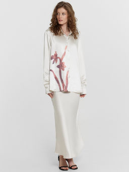 Блузка женская кремовая с принтом сублимация красный цветок на молочном 122869