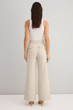 Beyaz Pamuklu Gabardin Kemerli Wide Leg/Genis Paca Pantolon TWOSS25PL00115
