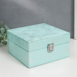 Шкатулка кожзам для украшений Серебрянный блеск на голубом 8х14,5х14,5 см