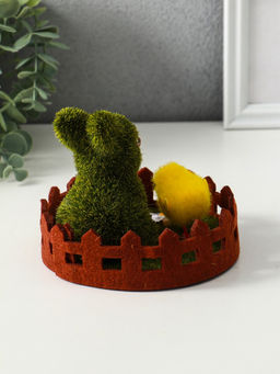 Фигурка пасхальная Зайчик с цыплятами на лужайке с забором, 12.5?12.5?10.5 см