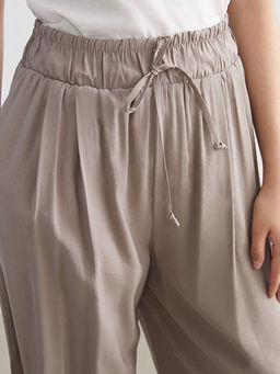 Beli Lastikli Geni? Pa?a Kad?n Pantolon