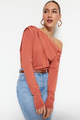 Trendyolmilla Siyah Asimetrik Yaka Dokumlu Esnek Orme Bluz TWOAW21BZ1383