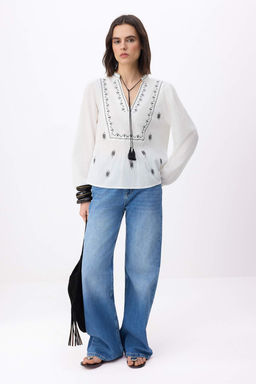 Beyaz Nak?sl? Uzun Kollu Dokuma Bluz TWOSS26BZ00540