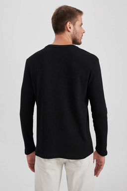 Базовая футболка узкого кроя с круглым вырезом и длинными рукавами - Defacto фото 5