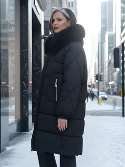 Пальто зимнее утепленное с мехом и капюшоном тренд черного цвета 7629Ch Бренд: Visdeer