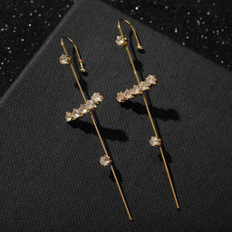 Серьга Кафф булавка, стразы, цвет белый в золоте - Queen fair фото 2