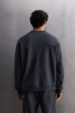 RELAXED FIT CREW NECK SWEATSHIRT