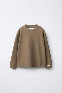 TEXTURED T-SHIRT