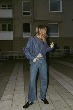 TRF BALLOON CURVED LEG MID-WAIST JEANS