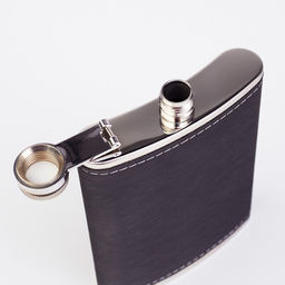 Подарочный набор 4 в 1: фляжка 240 мл, 2 стопки, воронка, черный - Simaland фото 5