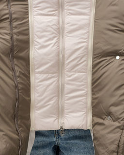 Куртка двубортная женская зимняя с капюшоном коричневого цвета 7736K Бренд: Visdeer  фото 9