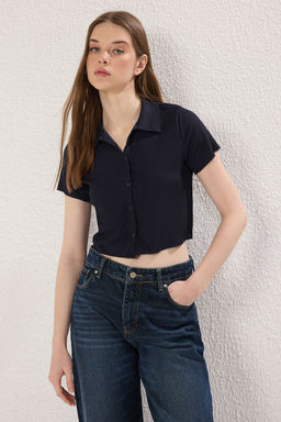 Trendyolmilla Tas Polo Yaka Dugmeli Burumcuk/Dokulu Orme Bluz TWOSS25BZ00397