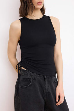 Siyah Duz Fitted Bisiklet Yaka Kolsuz Buzgulu Premium Yumusak Orme Bluz TWOSS26BZ00465 - Trendyolmilla фото 3