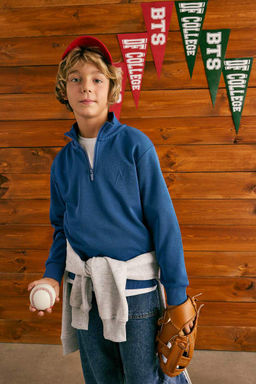 Новый свитшот стандартного кроя для мальчиков с полуводолазкой