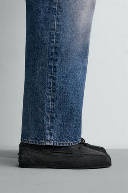 LEATHER DECK SHOES WITH VIBRAM® SOLE AARON LEVINE X ZARA