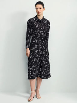 Приталенное платье с принтом в горошек / Zarina