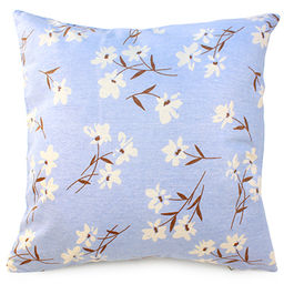 Наволочка декоративная 43х43см "Цветы на голубом", искусственная ткань, рисунок с 2-х сторон, на молнии (Китай)