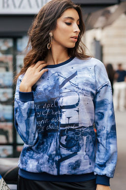 УДЛИНЁННЫЙ СВИТШОТ С ПРИНТОМ SNK011