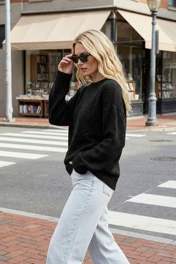 Siyah Genis Kal?p Yumusak Dokulu Triko Kazak TWOAW25KZ00168